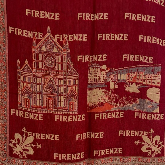 Pashmina Rocco - Picture 2 of 7